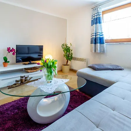 In Near Slopes, Cleaning Included Apartment Walchen