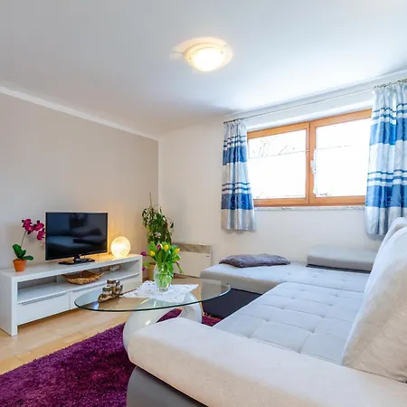 In Near Slopes, Cleaning Included Apartment Walchen